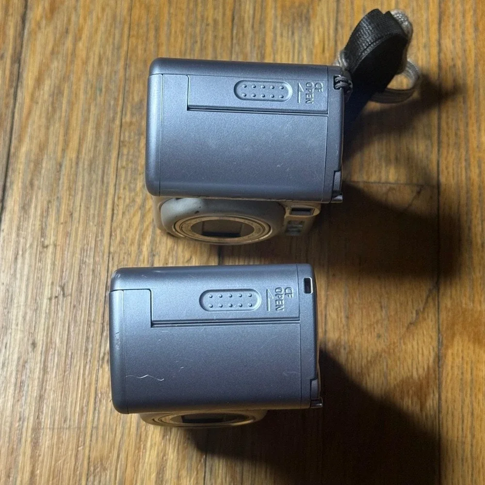Lot of 2 Canon PowerShot A60 2.0MP Digital Cameras Silver -READ - Picture 7 of 11